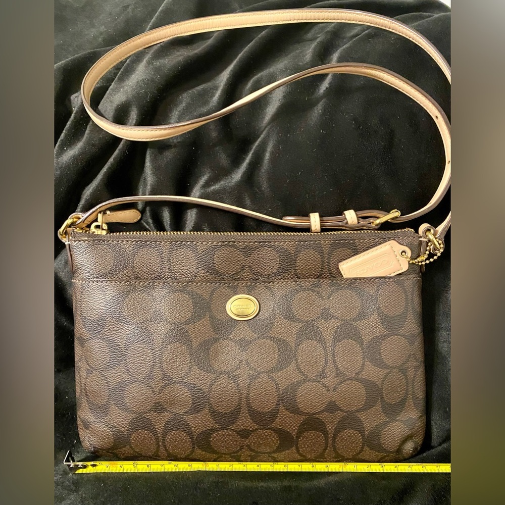 COACH - PEYTON
EAST/WEST SWINGPACK CROSSBODY